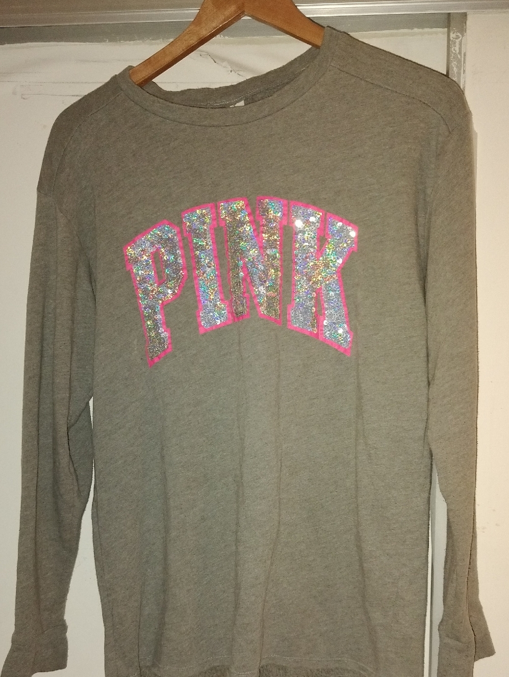 PINK Victoria's Secret Gray Sweatshirt with Sequin Logo - Oversized XS - Picture 2 of 6